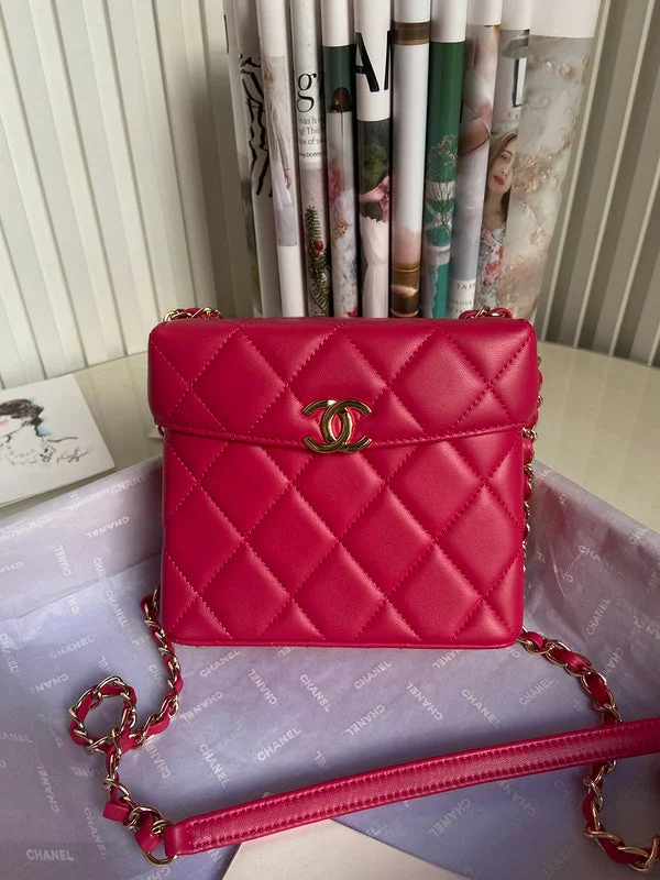 CHANEL bags with elegant chain details -BC - CHANEL Bags - 1043