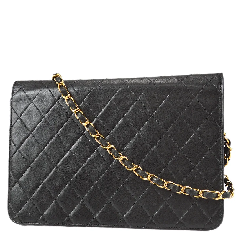 CHANEL handbags with chic finishes -Chanel 1997-1999 Classic Single Flap Medium Shoulder Bag Black Lambskin