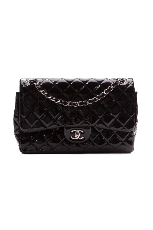 CHANEL handbags with iconic craftsmanship -Classic Jumbo Double Flap Bag