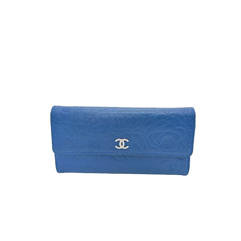 CHANEL bags with luxury finishes -Chanel bag CC Flap Camellia Lambskin Long Wallet Blue