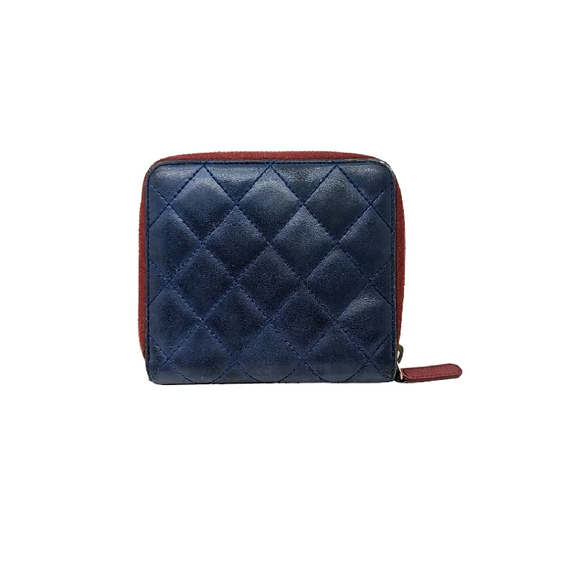 CHANEL handbags with intricate design -Chanel bag Blue Bicolor Quilted Maroon Trim Compact Zip Around Wallet