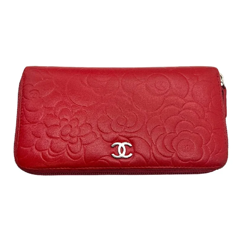 CHANEL bags with sophisticated quilting -Chanel bag Red Camellia Wallet