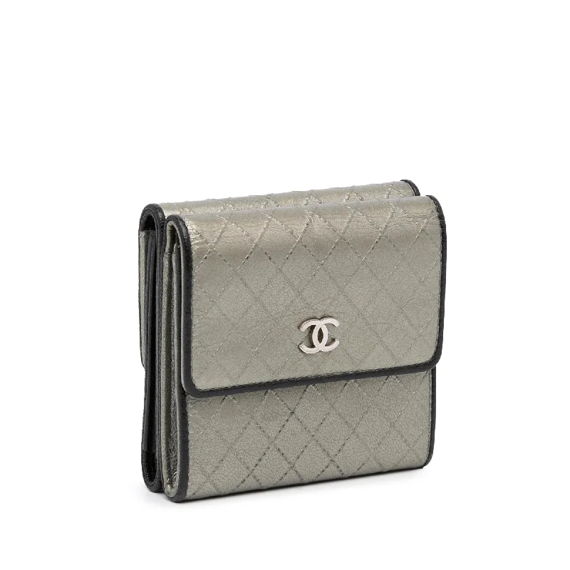 CHANEL handbags with premium stitching -Chanel CC Compact Trifold Wallet (62FvVv)