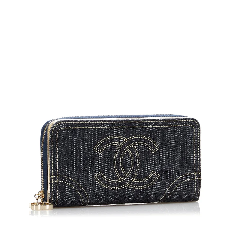 CHANEL bags with high-end quilting -Chanel CC Denim Zip Around Wallet (R60Sev)