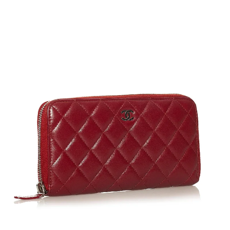 CHANEL bags for exclusive occasions -Chanel CC Matelasse Lambskin Leather Wallet (35305)