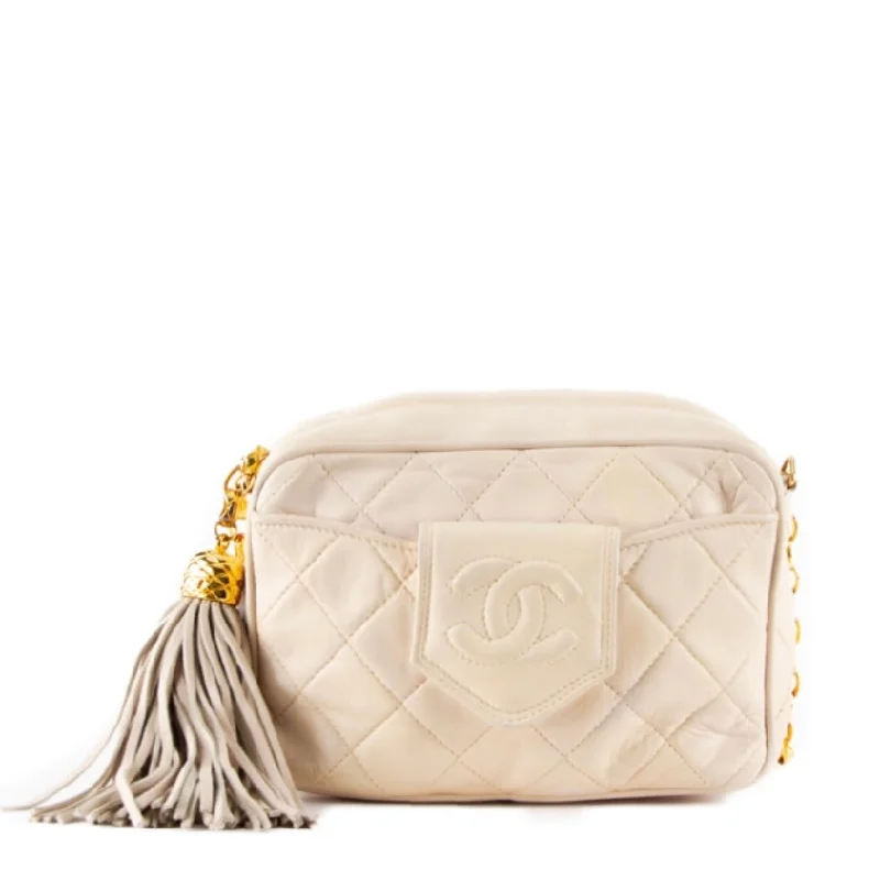 CHANEL bags with trendy quilted patterns -Beige Quilted Chain Shoulder Bag