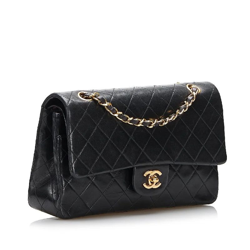 CHANEL leather bags with intricate quilting -Chanel Classic Medium Lambskin Double Flap Bag (szWy8L)