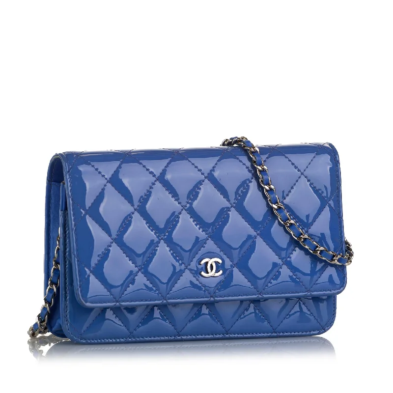 CHANEL bags with chic, polished finishes -Chanel Classic Patent Wallet on Chain (pkxkmR)