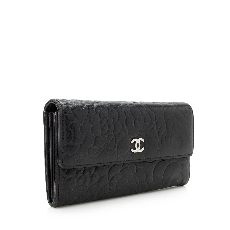 CHANEL handbags with stylish metal hardware -Chanel Lambskin Camellia CC Flap Long Wallet (22609)