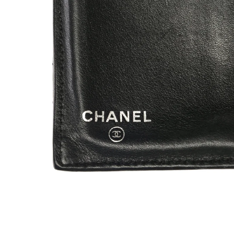 CHANEL handbags with luxury quilting -CHANEL Lambskin Chevron Quilted Wallet