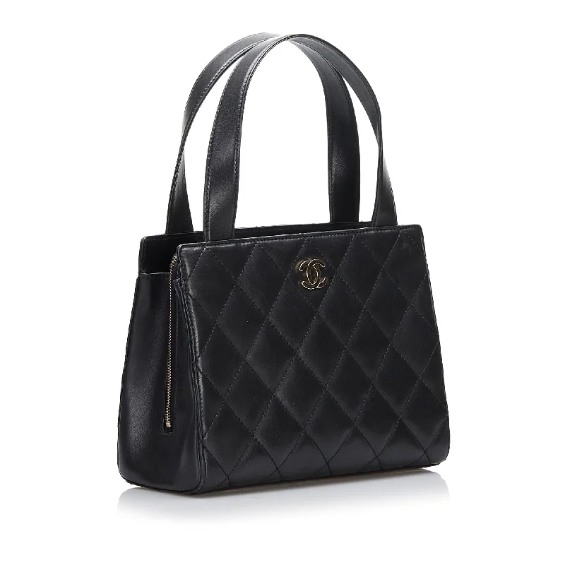 CHANEL handbags with refined quilting -Chanel Lambskin Leather Handbag (WGibWp)