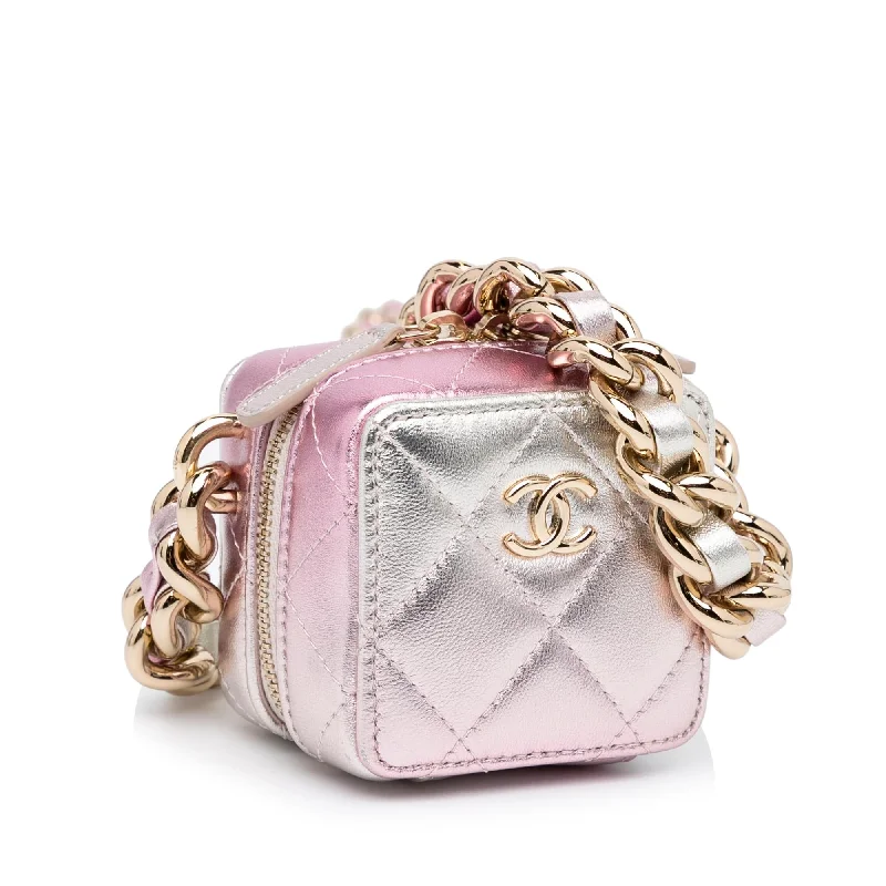 CHANEL bags for luxurious styling -Chanel Like A Wallet Clutch w/ Chain (NZjGv5)