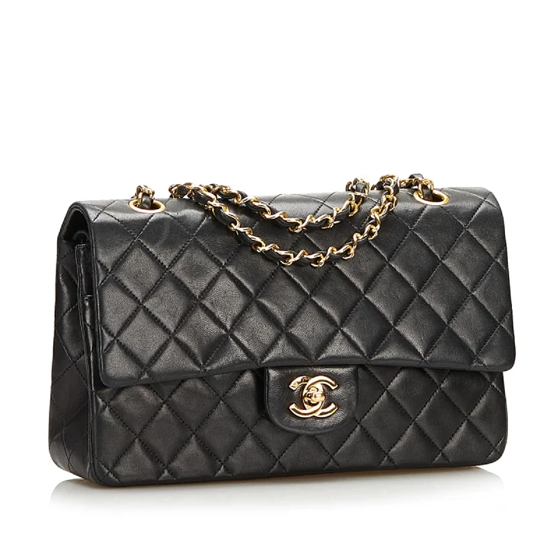 CHANEL handbags with rich, textured leather -Chanel Medium Classic Lambskin Double Flap (47THwS)