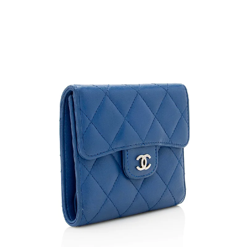 CHANEL bags for iconic elegance -Chanel Quilted Lambskin CC Compact Wallet (19448)