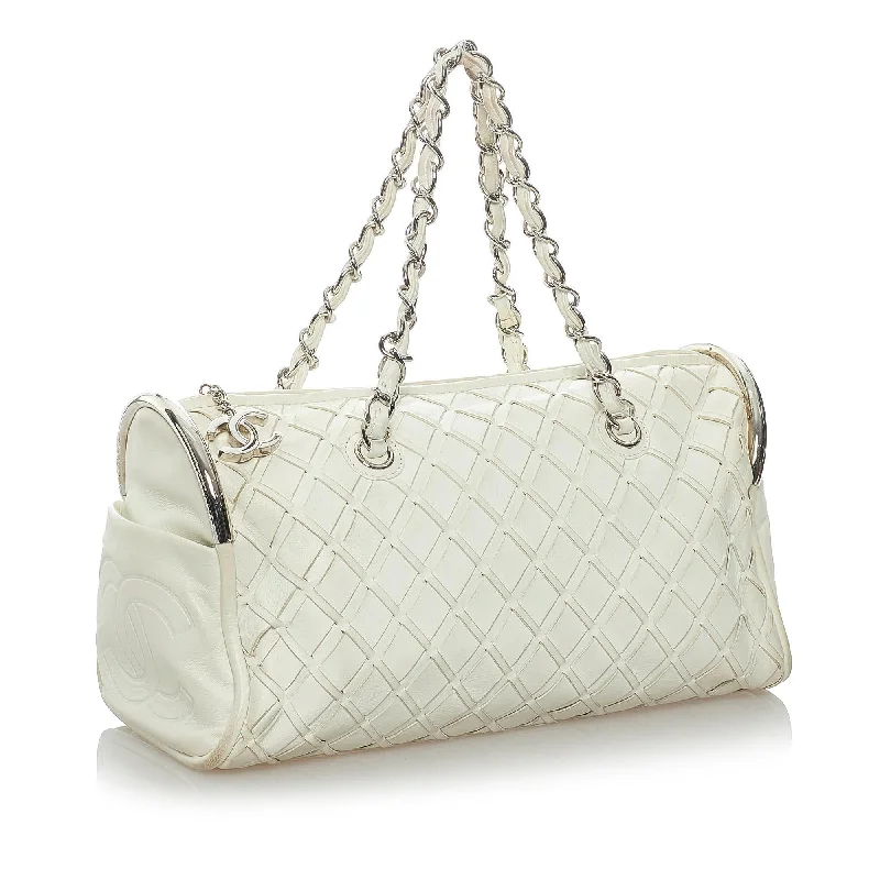 CHANEL bags for refined fashion -Chanel Ultimate Soft Sombrero Leather Handbag (33492)