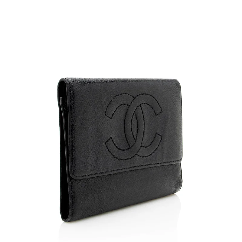 CHANEL handbags with luxurious metal finishes -Chanel Vintage Caviar Leather CC Compact Wallet - FINAL SALE (17949)