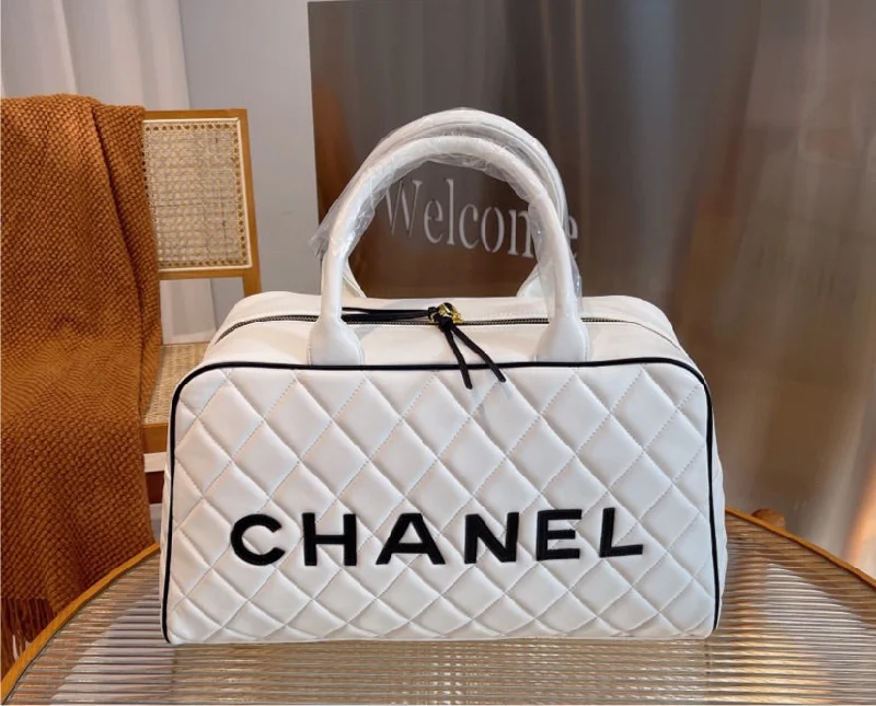 CHANEL bags with classic designs -Large Chanel woman handbag