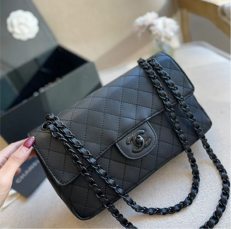 CHANEL handbags for the ultimate fashion statement -New Chanel woman Handbag