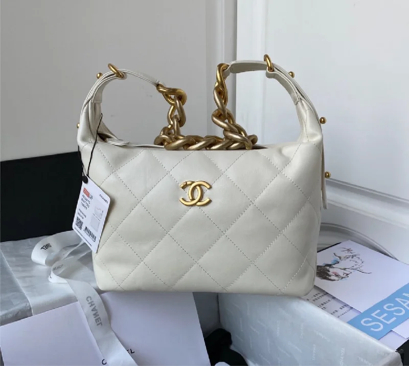 Buy CHANEL leather handbags online -New leather Chanel woman handbag