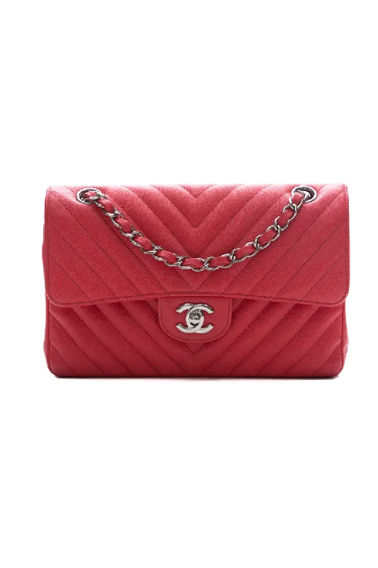 CHANEL handbags with elegant textures -Chevron Small Double Flap Bag