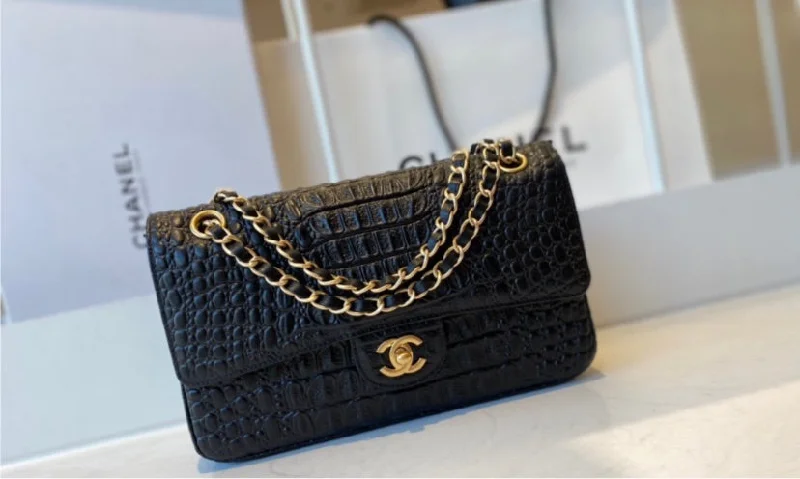 CHANEL bags for everyday luxury -Woman Chanel black Handbag