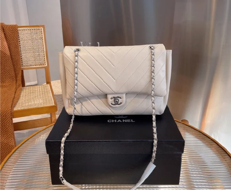 CHANEL bags with sophisticated quilting -Woman Chanel Handbag