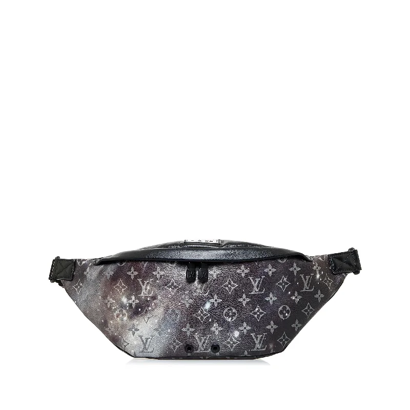 Louis Vuitton luxury handbags for iconic style -Louis Vuitton Monogram Galaxy Discovery Bumbag (SHG-flaL4J)