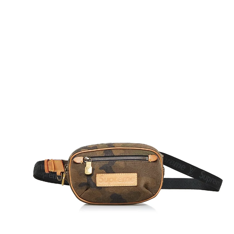 Louis Vuitton bags with minimalist details -Louis Vuitton x Supreme Camouflage Belt Bag PM (SHG-u179y0)