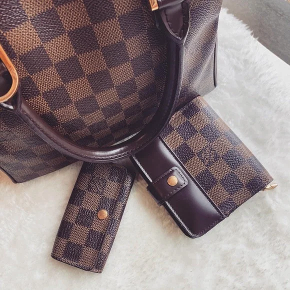 Louis Vuitton bags for modern women -LOUIS VUITTON damier wallet